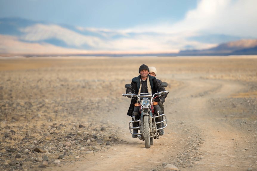 La vita nella steppa dei nomadi di Bayan-Olgii, in Mongolia