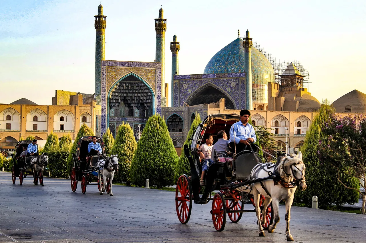 4 Isfahan (23) (1) 4 Isfahan (23) (1)