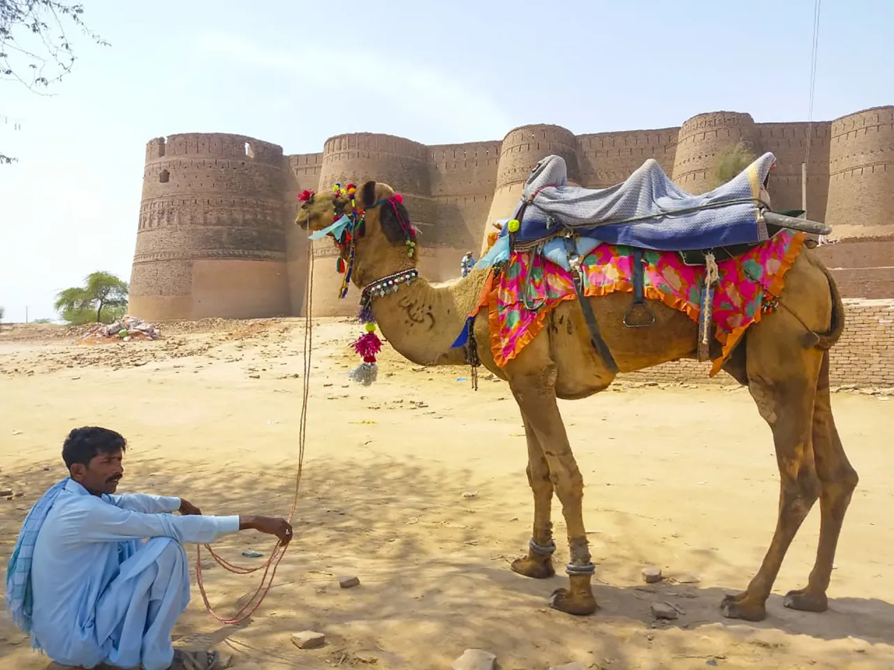 1 copertina Derawar Fort near Bahawalpur 1 copertina Derawar Fort near Bahawalpur