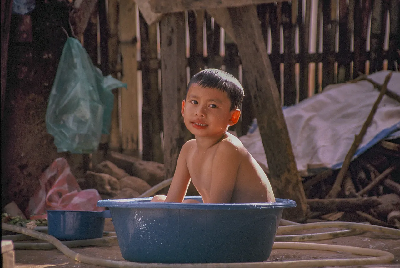 bambino in tinozza2 (1)
