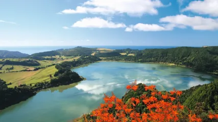 Pico do Ferro viewpoint - Furnas Lake (Media)