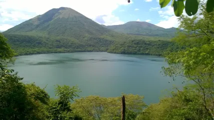Laguna Asososca (Media)